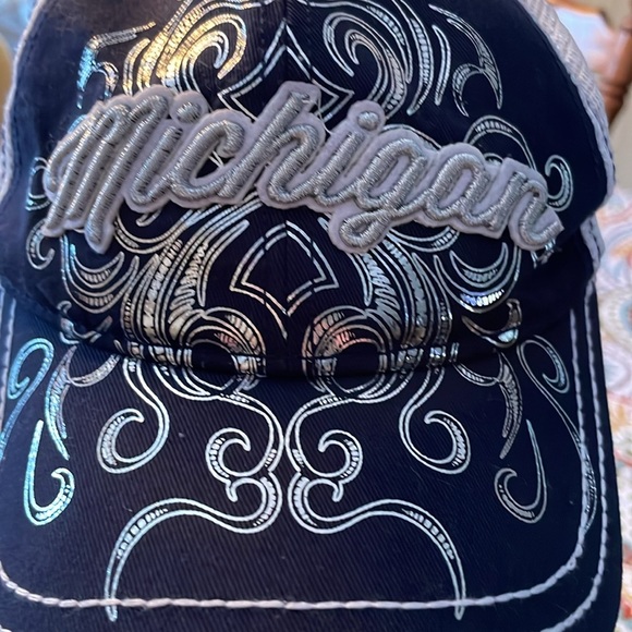 Signatures University Of Michigan Adjustable Cap Hat - Picture 4 of 7